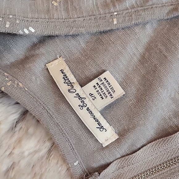 American Eagle Grey/Silver Tank Top, Women's Size Small, Great Condition! - Picture 2 of 6